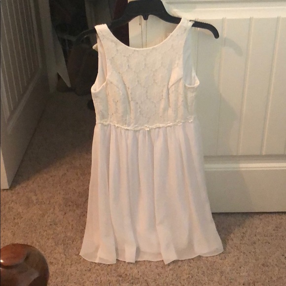 Speechless Dresses & Skirts - White lace casual dress